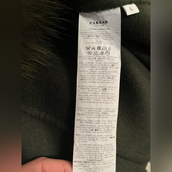 Excellent condition coat with real fur hood - Picture 4 of 4